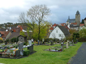 Segnung der Gräber auf dem Friedhof in Naumburg (Foto: Karl-Franz Thiede)